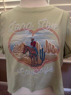 Messy Bun Just Chillin Sage Green Tee long live cowboys size L new